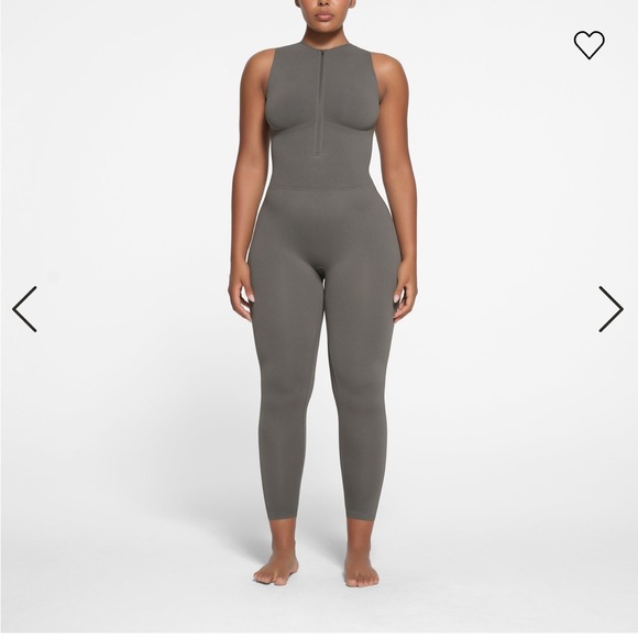 SKIMS SMALL / MEDIUM ZIP FRONT CATSUIT IN GUNMETAL LIKE NEW CONDITION - Picture 5 of 11